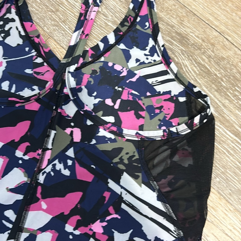 Lululemon - Picture 6 of 7